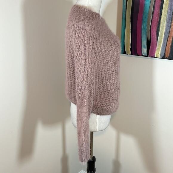 Lulu’s super soft sweater - Picture 3 of 6